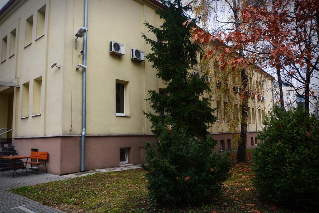 Aparthotel Bajeczna Krasków Exteriör bild