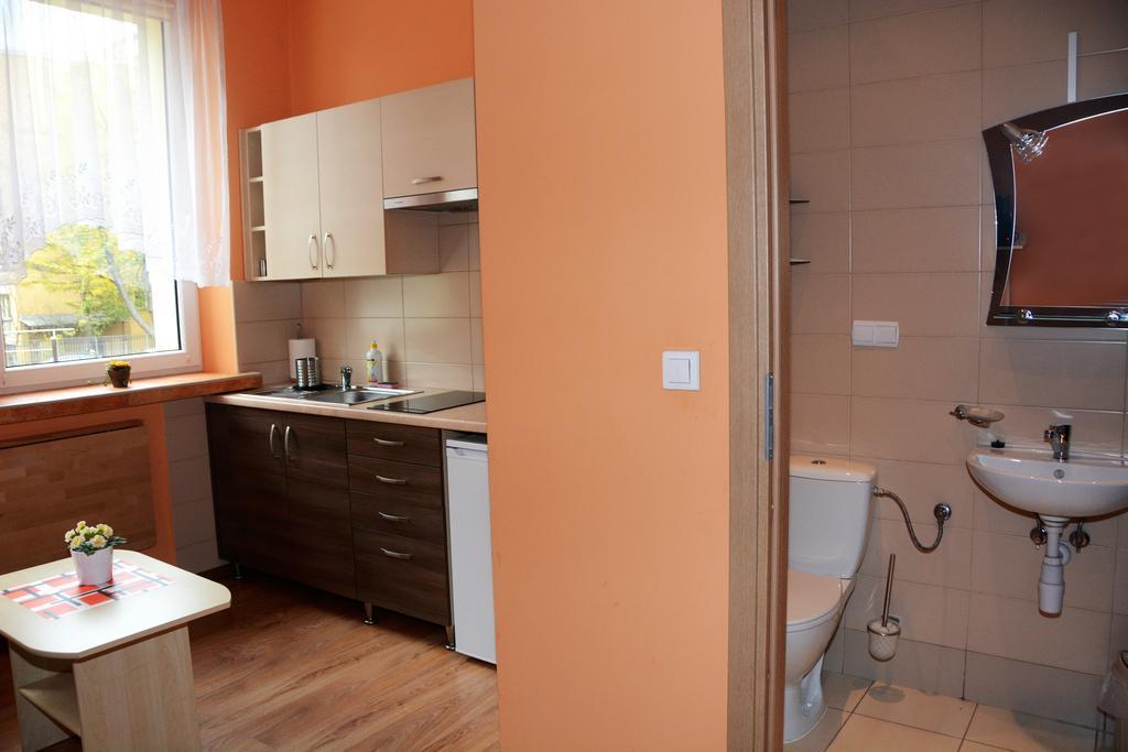 Aparthotel Bajeczna Krasków Exteriör bild