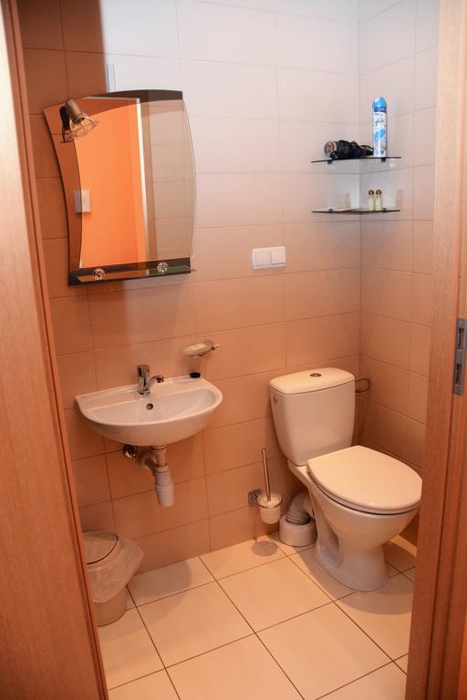 Aparthotel Bajeczna Krasków Exteriör bild