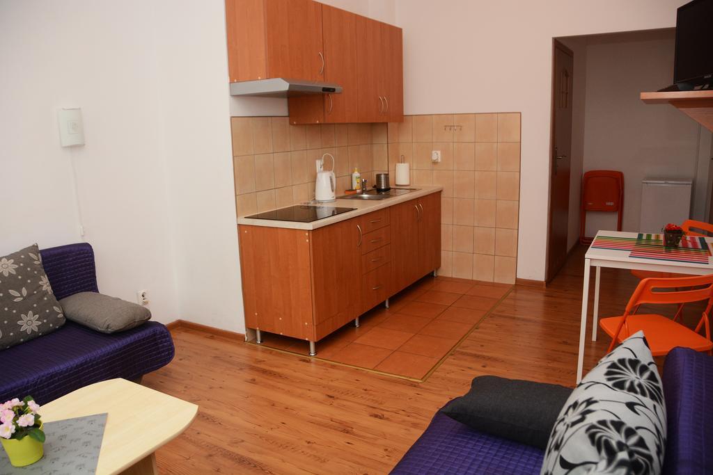 Aparthotel Bajeczna Krasków Exteriör bild