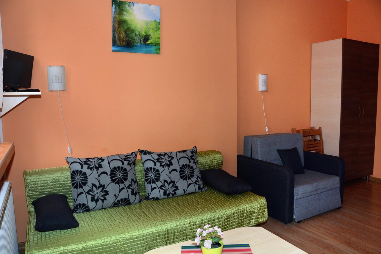 Aparthotel Bajeczna Krasków Exteriör bild