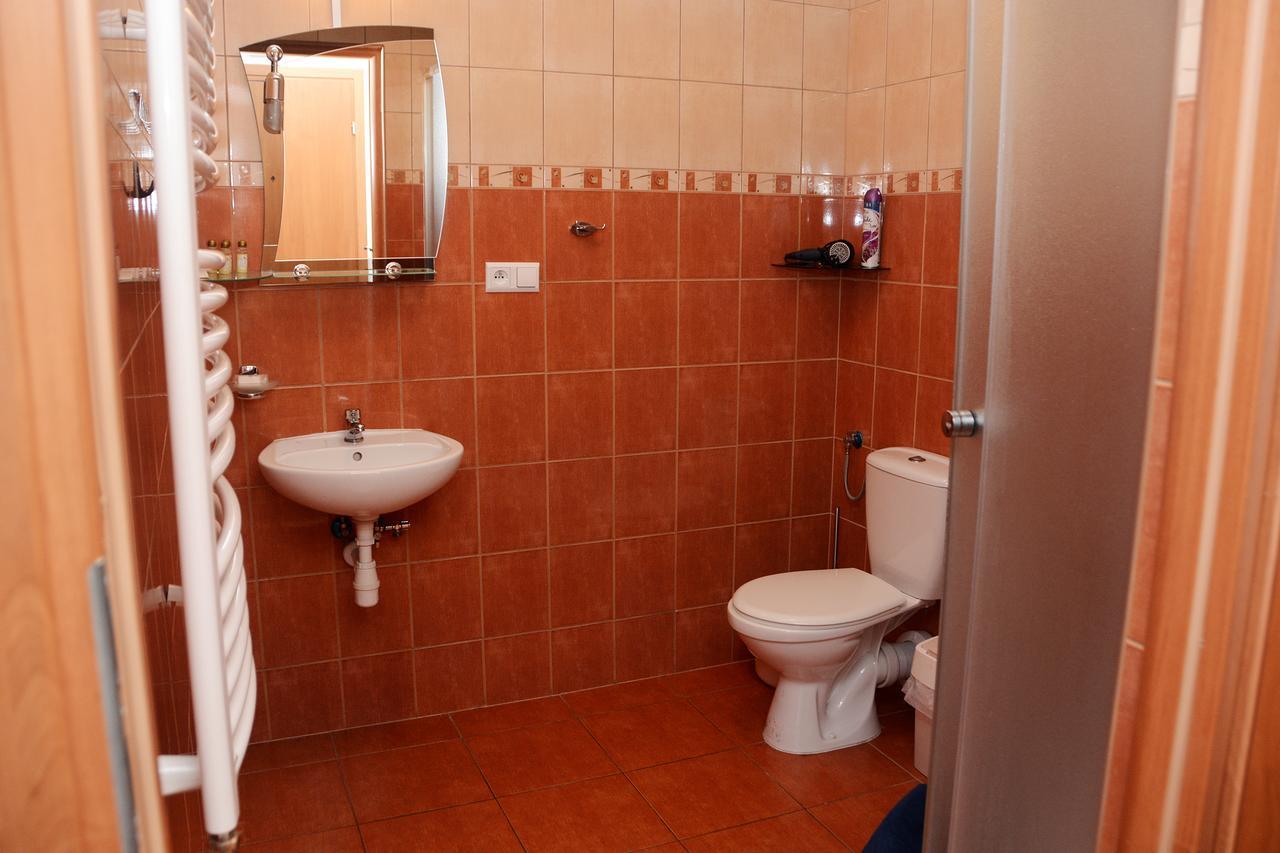 Aparthotel Bajeczna Krasków Exteriör bild