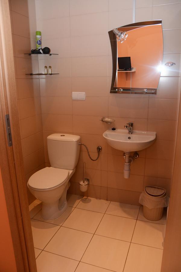 Aparthotel Bajeczna Krasków Exteriör bild