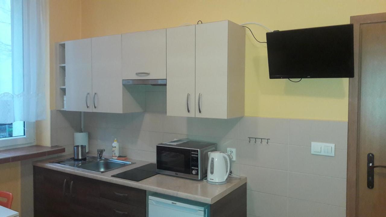 Aparthotel Bajeczna Krasków Exteriör bild